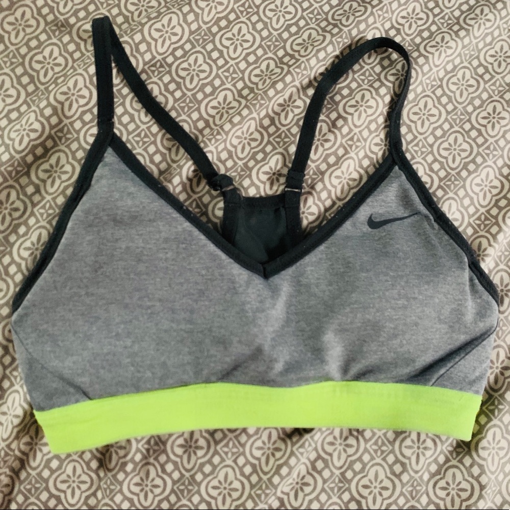 NIKE SPORTS BRA